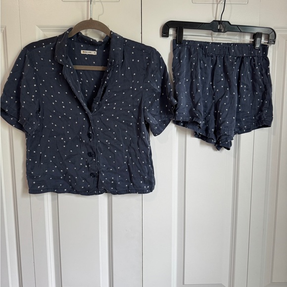 Marine Layer Other - Women’s Marine Layer 100% Silk Pajama Short Set Size XS Starry Night